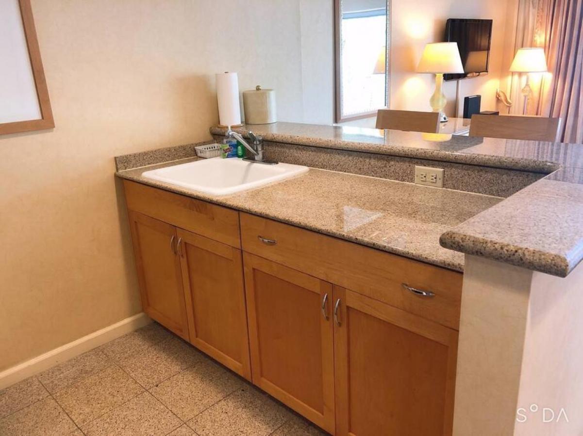 Ilikai Apt 308 - Spacious Studio With Stunning Ocean & Harbor Views هونولولو المظهر الخارجي الصورة